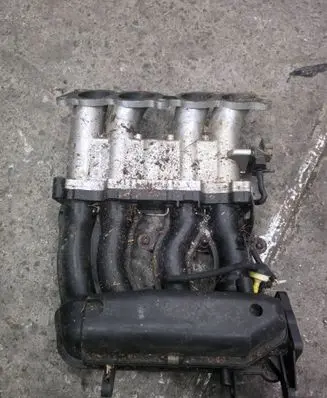 Volkswagen Golf IV Intake manifold 06A133925GB