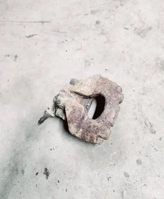 Volkswagen Transporter - Caravelle T4 Front brake caliper