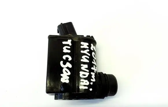 Hyundai Tucson TL Windscreen/windshield washer pump 985101W000