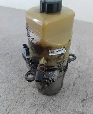 Ford Focus C-MAX Power steering pump 4M513K514AC