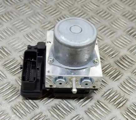 Nissan Leaf II (ZE1) ABS Pump 476605SH5C