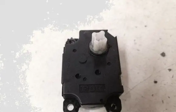 Opel Astra H Air flap motor/actuator 52406341