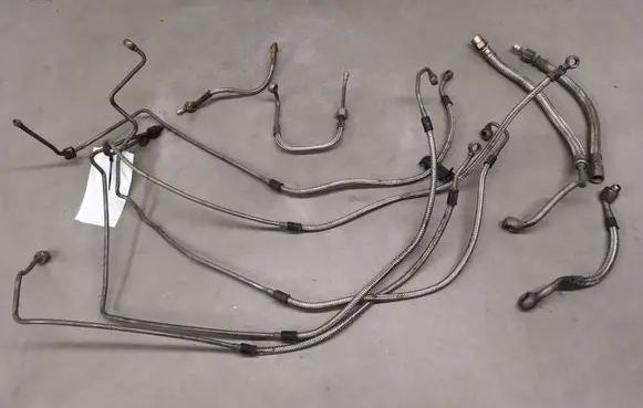 Audi 80 90 B3 Fuel injector supply line/pipe 