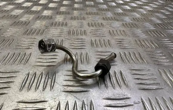 Ford Kuga II Fuel injector supply line/pipe 