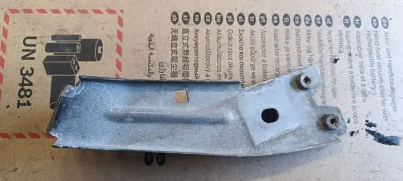 Maserati Ghibli Front splash guards bracket