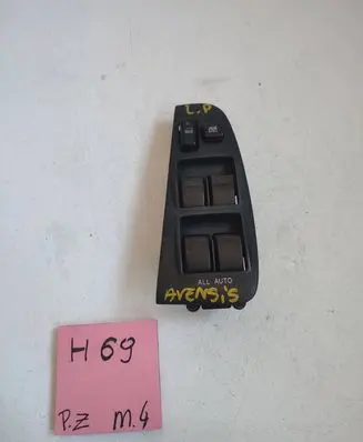 Toyota Avensis T250 Electric window control switch 8482005100