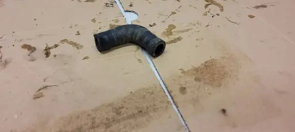 Volkswagen Transporter - Caravelle T4 Engine coolant pipe/hose 074121068