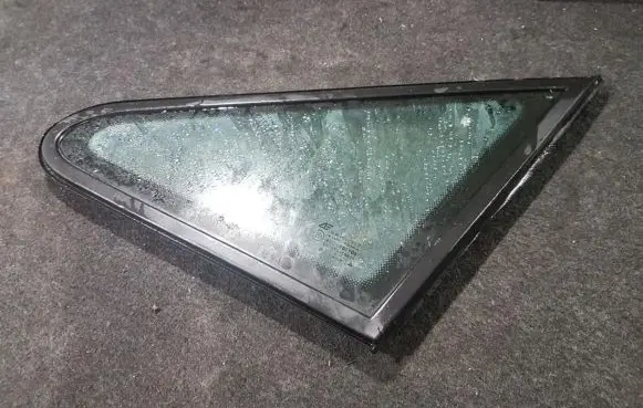 Ford Galaxy Front triangle window/glass 