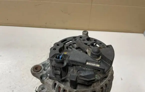 Audi A6 S6 C6 4F Generator/alternator 028903031 0124515083