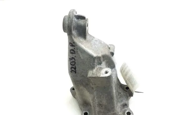 Mercedes-Benz E W212 Engine mounting bracket A6512233504