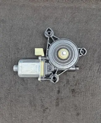 Audi Q7 4M Front door window regulator motor 8W0959801
