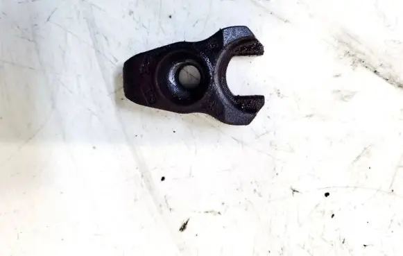 Peugeot 4007 Fuel Injector clamp holder