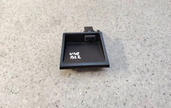 Volvo V40 Cross country USB socket connector 31306768