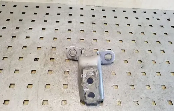 Toyota Avensis T270 Front door upper hinge
