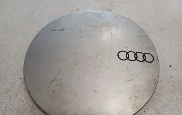 Audi 200 Wheel nut cap/cover 447601165