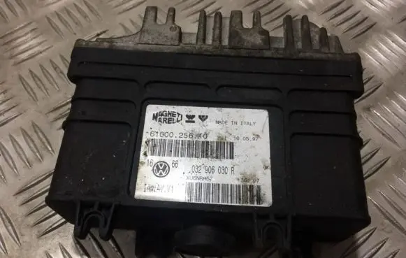Volkswagen Golf III Engine control unit/module 032906030r 61600.256.10