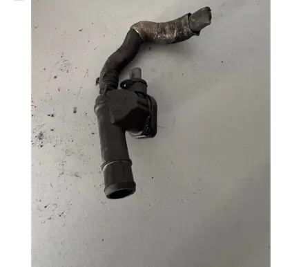 Volkswagen PASSAT B6 Engine coolant pipe/hose 03G121132B