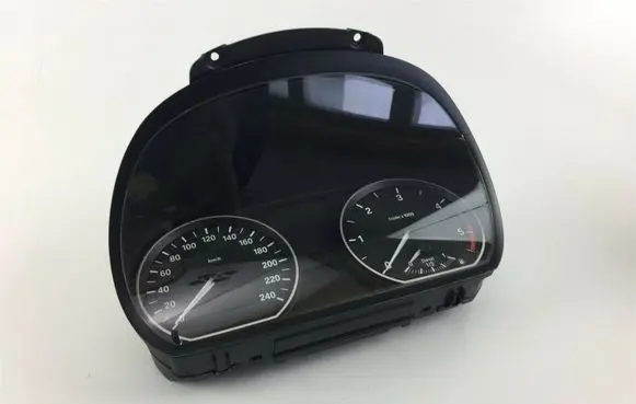 BMW 1 E81 E87 Speedometer (instrument cluster) 9220949 W1562