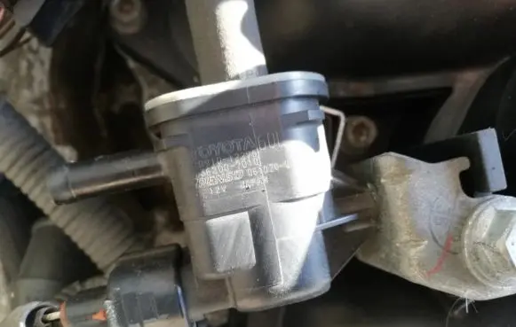 Lexus IS 220D-250-350 Turbo solenoid valve 091012276 1362007010