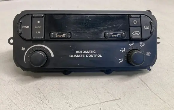 Chrysler Voyager Climate control unit P05127379AA 057700014