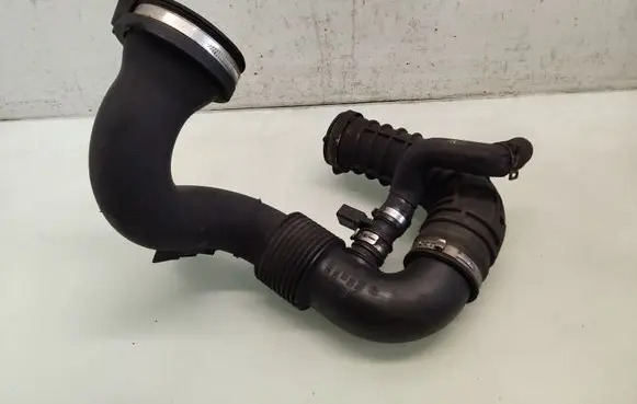 Audi A8 S8 D3 4E Air intake hose/pipe 057129609F