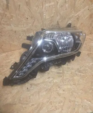 Toyota Land Cruiser (J150) Headlight/headlamp 10T04