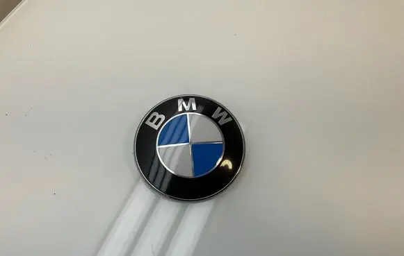 BMW 5 E60 E61 Manufacturer badge logo/emblem 8132375