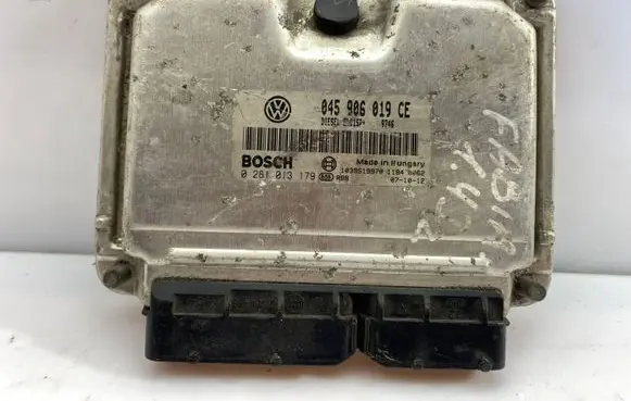 Skoda Fabia Mk2 (5J) Engine control unit/module 0281013179 045906019CE