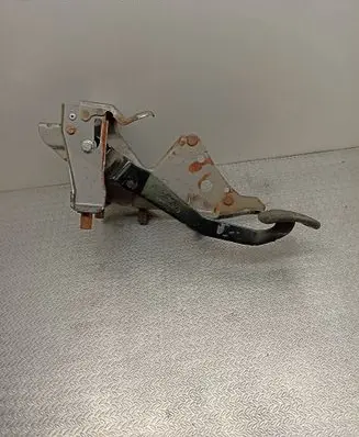 Renault Clio III Brake pedal 82006968620