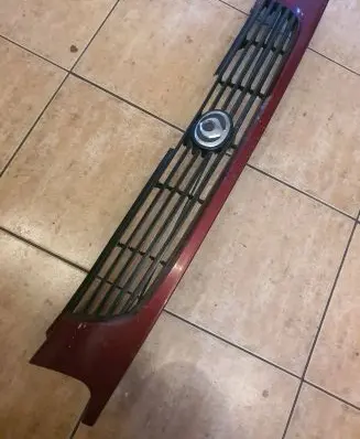 Mazda 323 Front grill Bvt5 K2443 Bclm
