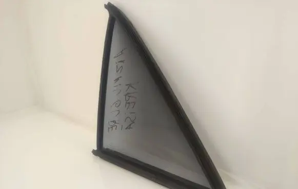 Mercedes-Benz S W126 Rear vent window glass 1267350124 A1267350124 423053-2