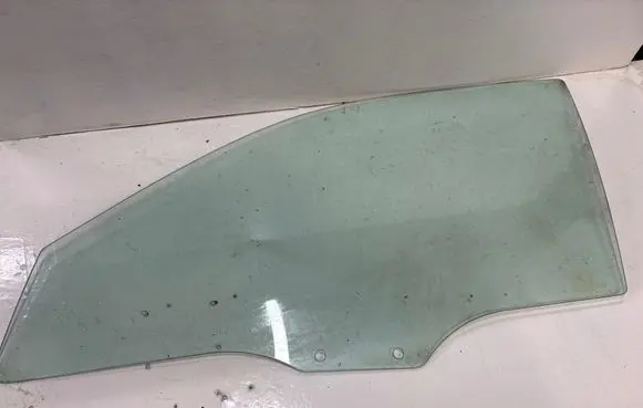 Mazda 626 Front door window glass four-door 43R00014 NSGM408