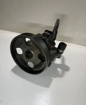 Audi A4 S4 B7 8E 8H Power steering pump 9647983580