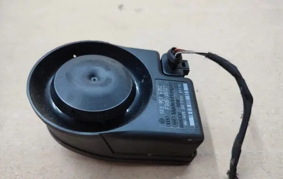 Volkswagen Tiguan Alarm system siren 1K0951605C