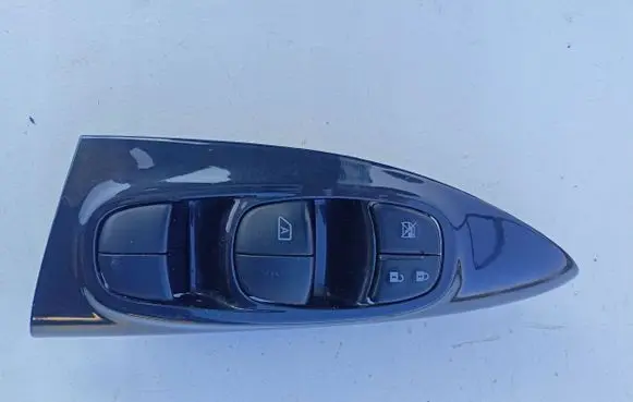Nissan Juke I F15 Electric window control switch 1KA5E