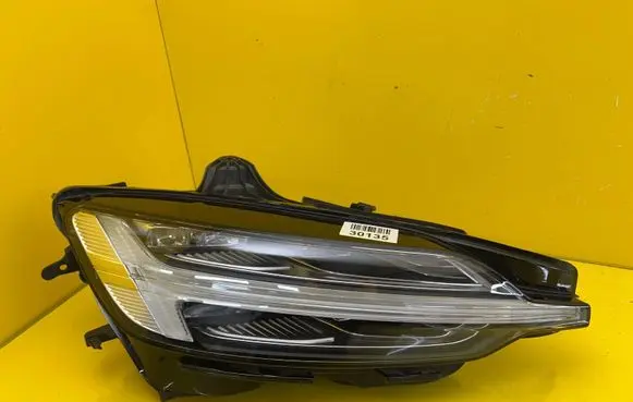 Volvo V60 Headlight/headlamp 32228816