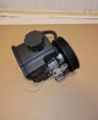 Mercedes-Benz C W204 Power steering pump A0064661501