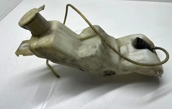 BMW 5 E34 Windshield washer fluid reservoir/tank 1378612 1391358