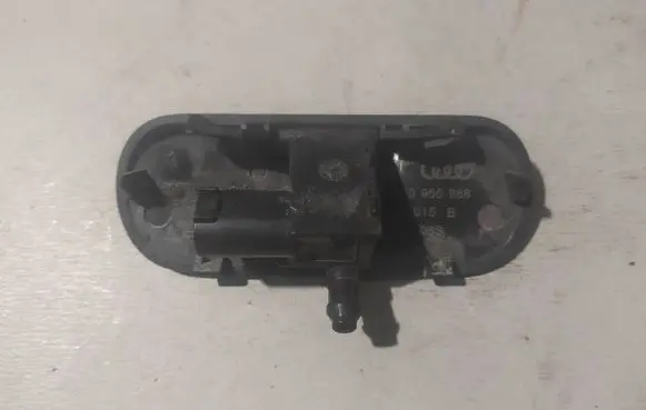 Audi A6 S6 C7 4G Windshield washer spray nozzle 4G0955988 121015B