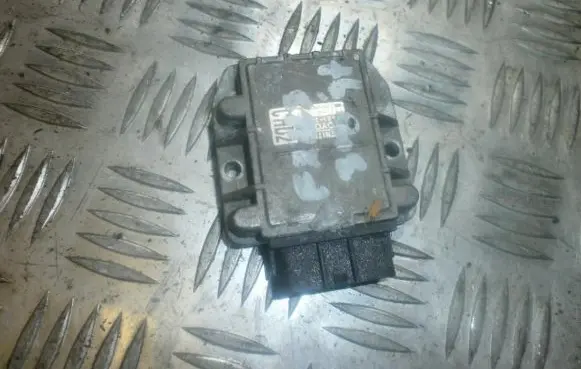 Lexus GS 300 400 430 Ignition amplifier control unit 8692130010