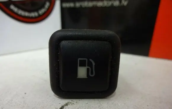 Volkswagen Golf IV Fuel tank opening switch 3B0959833A