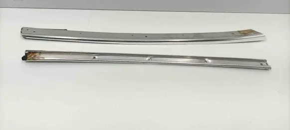 Mercedes-Benz SLC C107 Windshield trim 