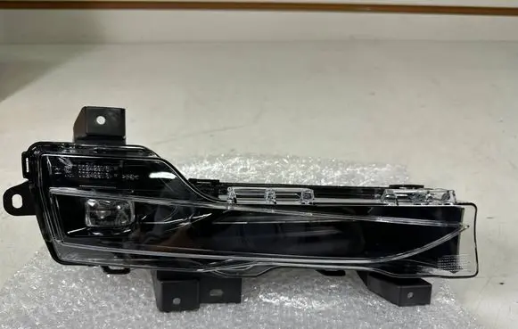 Tesla Model 3 Front fog light 150793310C 03122024 0024301404