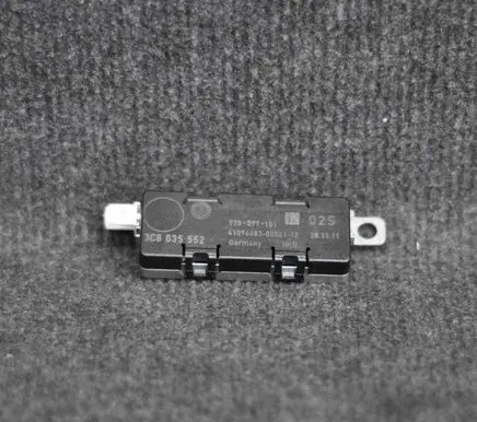 Volkswagen PASSAT CC Aerial antenna amplifier 3C8035552