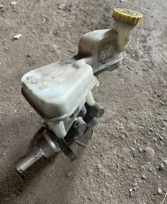 Dodge Caliber Master brake cylinder