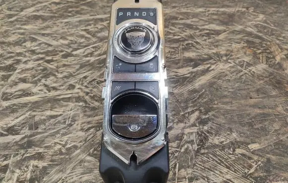 Jaguar XJL Gear selector AW937E453BC