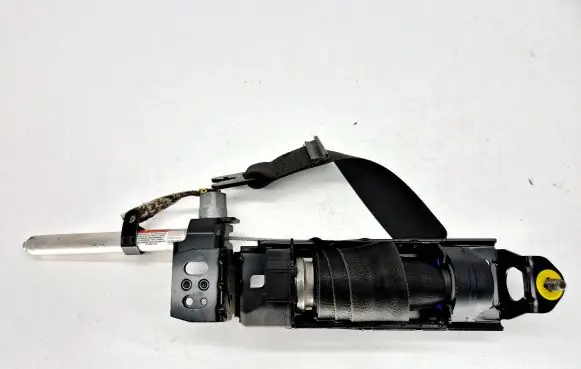 Volvo V50 Front seatbelt 6012243L0D 0403160820 8590CT2A