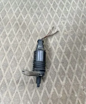 Audi A4 S4 B5 8D Windscreen/windshield washer pump 4A0955651