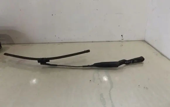Volkswagen Golf IV Front wiper blade arm