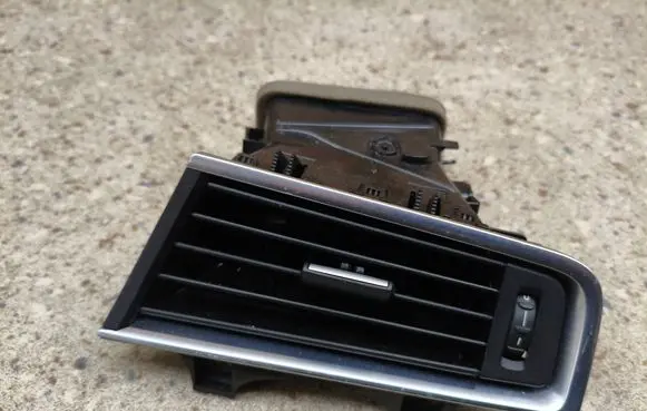BMW 5 GT F07 Dashboard side air vent grill/cover trim F5914258310 0003 0756410